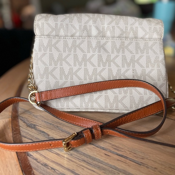 Michael Kors MK Monogram Fulton Crossbody - Picture 14 of 14